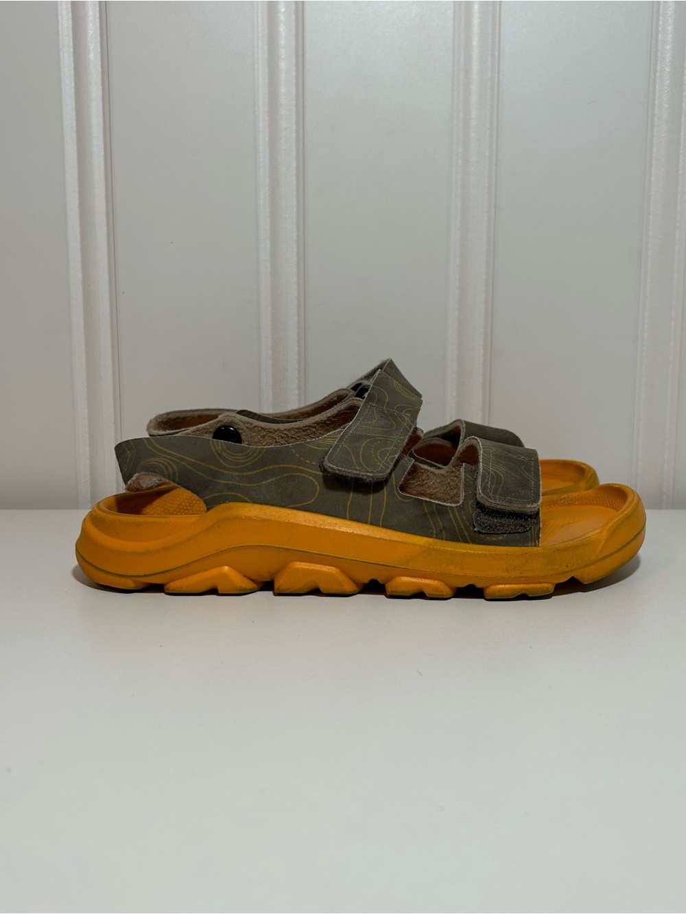 Birkenstock mogami Kids Two-Strap Sport Sandal in Olive and Orange khaki